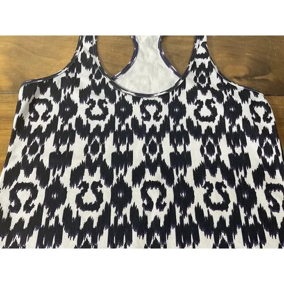 Lululemon Ikat Cool Racerback Tank Black Purple Women's Size 6 Logo Print - Picture 2 of 8